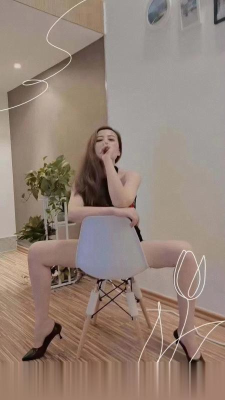 唐冶大长腿.-1.jpg